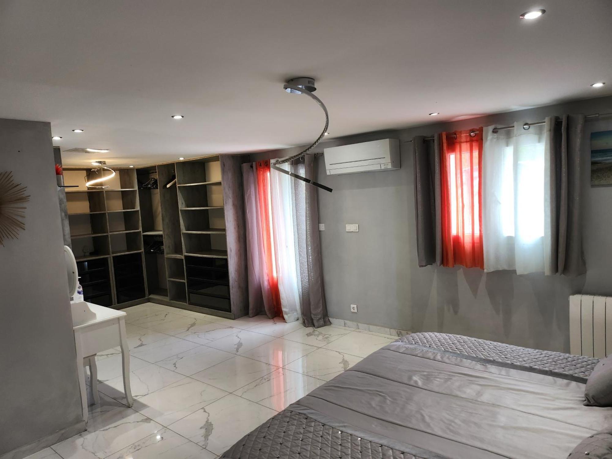 Villa Massenet Sarcelles Exterior foto